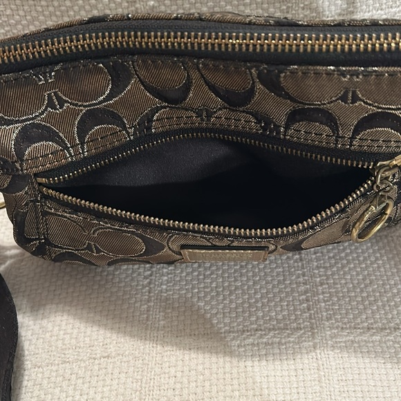 COACH Poppy Crossbody - Picture 6 of 10